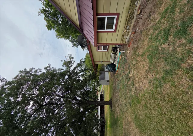 Photo 4 of Single family home for sale at 709 W 17Th, Sulphur, OK 73086 | MLS# 2631367 | Listing updated on 2026-09-26