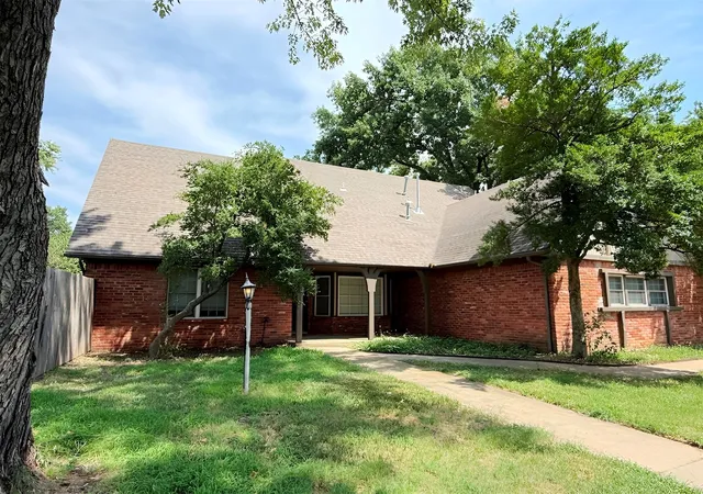 Photo 1 of Sale Pending at 7043 E 77th Pl, Tulsa, OK 74133 | MLS# 2632099 | Listing updated on 2026-10-21