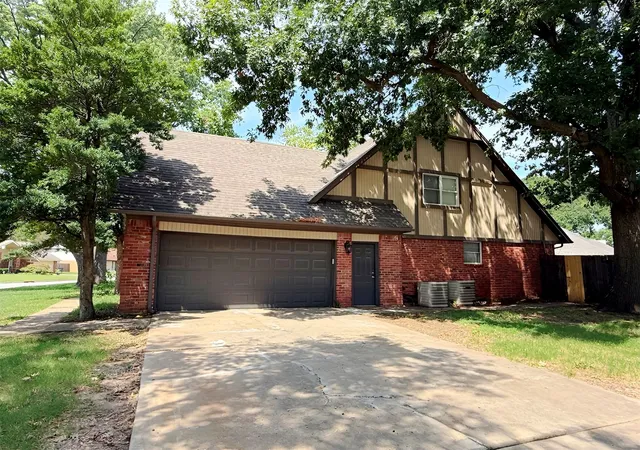 Photo 2 of Sale Pending at 7043 E 77th Pl, Tulsa, OK 74133 | MLS# 2632099 | Listing updated on 2026-10-21