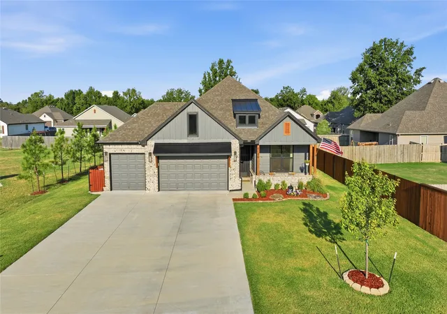 Photo 3 of Single family home for sale at 6186 S 319th Eastavenue, Broken Arrow, OK 74014 | MLS# 2632061 | Listing updated on 2026-09-10