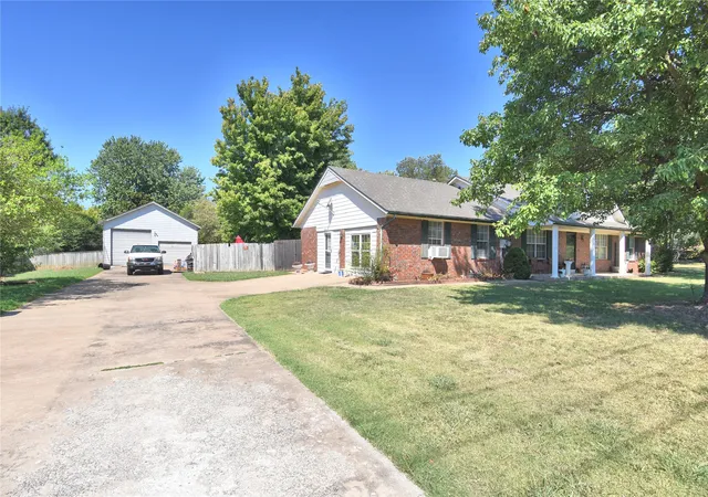 Photo 2 of Single family home for sale at 15730 S 297th East Eastavenue, Coweta, OK 74429 | MLS# 2632074 | Listing updated on 2026-09-03