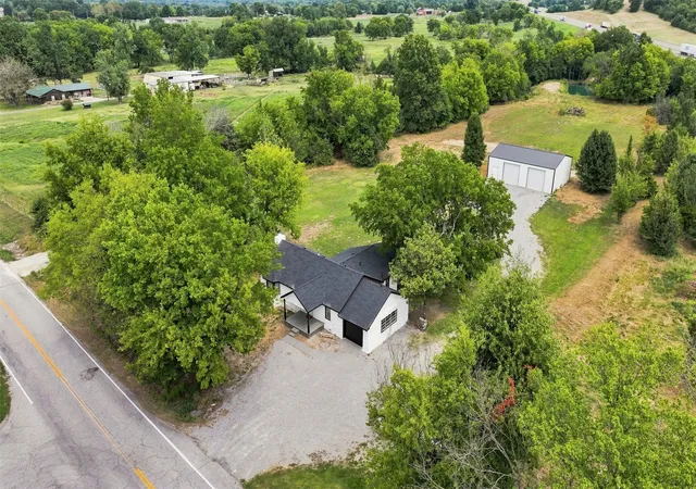 Photo 2 of Single family home for sale at 20407 S 4180 Rd, Claremore, OK 74017 | MLS# 2631850 | Listing updated on 2026-10-05