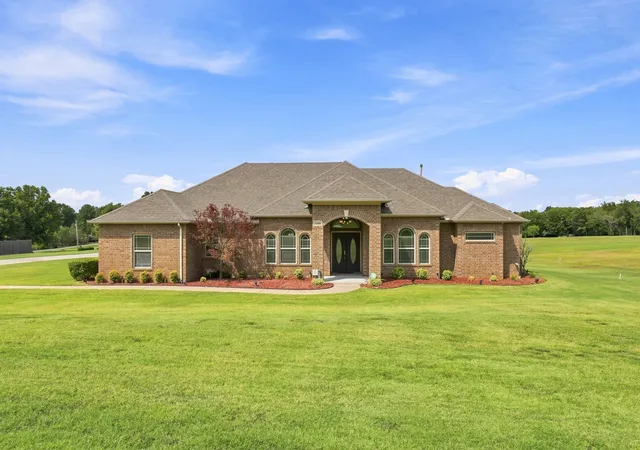 Photo 2 of Single family home for sale at 1640 W Harris Rd W, Muskogee, OK 74401 | MLS# 2631977 | Listing updated on 2026-09-11