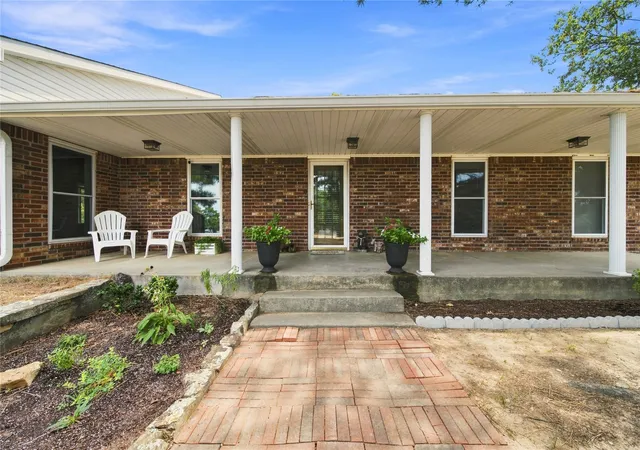 Photo 2 of Sale Pending at 30150 S County Road 4430, Stigler, OK 74462 | MLS# 2632091 | Listing updated on 2026-09-22