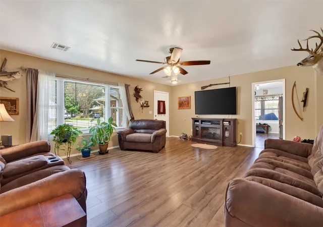 Photo 3 of Single family home for sale at 105 S Rowe St, Pryor, OK 74361 | MLS# 2632102 | Listing updated on 2026-09-22