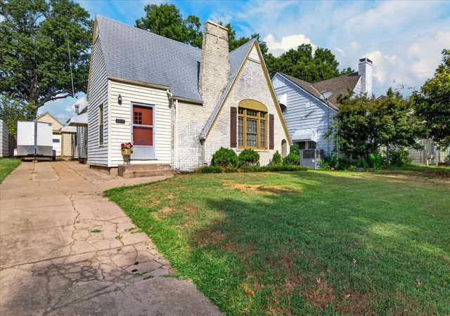 Photo 2 of Single family home for sale at 1517 S Osage Ave, Bartlesville, OK 74003 | MLS# 2632120 | Listing updated on 2026-09-14