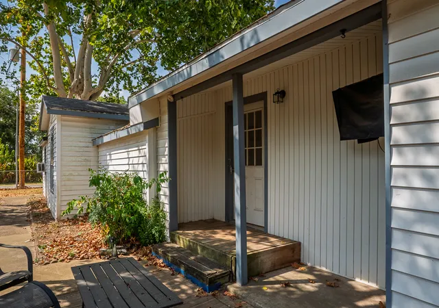 Photo 3 of Single family home for sale at 608 W Coleman, Colbert, OK 74733 | MLS# 2631747 | Listing updated on 2026-09-30