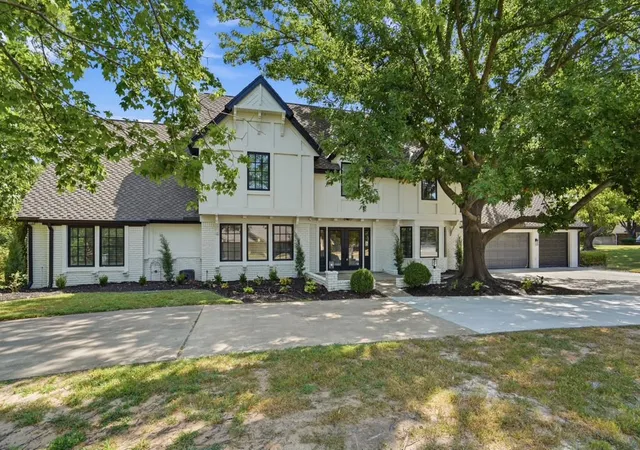 Photo 3 of Sale Pending at 11055 S Jamestown Ave, Tulsa, OK 74137 | MLS# 2631819 | Listing updated on 2026-10-20