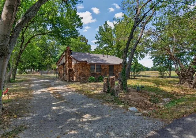 Photo 2 of Sale Pending at 120 Ottawa Ave, Ramona, OK 74061 | MLS# 2631930 | Listing updated on 2026-09-11