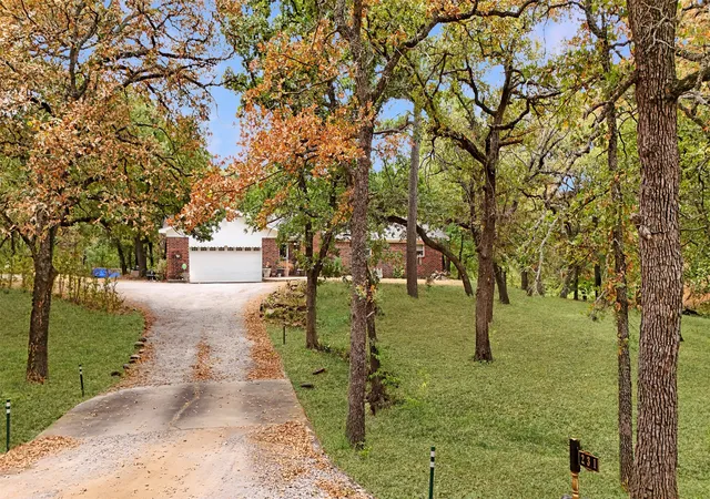 1st image of 231 Serpentine St, Lone Grove, OK 73443 | MLS# 2632098