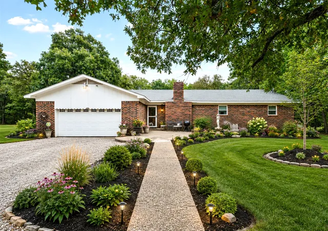 3rd image of 231 Serpentine St, Lone Grove, OK 73443 | MLS# 2632098