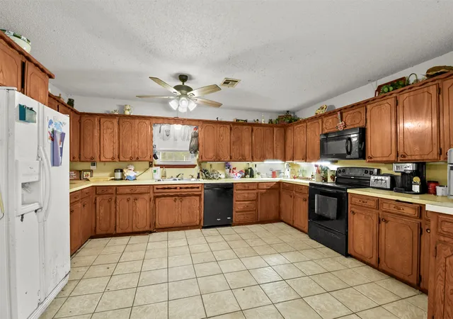 4th image of 231 Serpentine St, Lone Grove, OK 73443 | MLS# 2632098