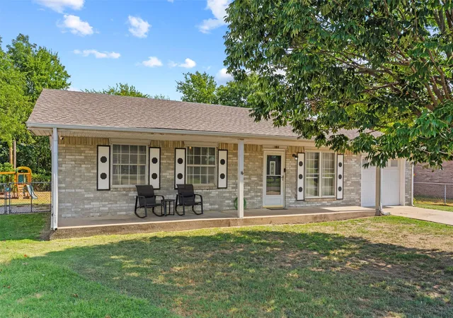Photo 1 of Sale Pending at 104 E Pine Ct, Skiatook, OK 74070 | MLS# 2632147 | Listing updated on 2026-09-02