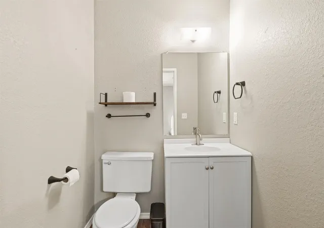 Photo 28 of Sale Pending at 104 E Pine Ct, Skiatook, OK 74070 | MLS# 2632147 | Listing updated on 2026-09-02