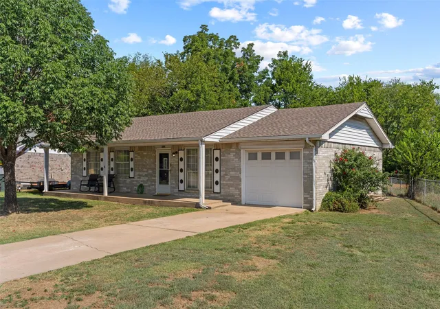 Photo 3 of Sale Pending at 104 E Pine Ct, Skiatook, OK 74070 | MLS# 2632147 | Listing updated on 2026-09-02