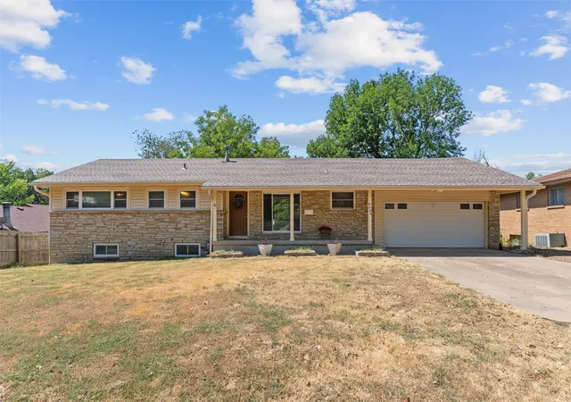 Photo 1 of Single family home for sale at 4704 Brookline Dr, Bartlesville, OK 74006 | MLS# 2631364 | Listing updated on 2026-09-14