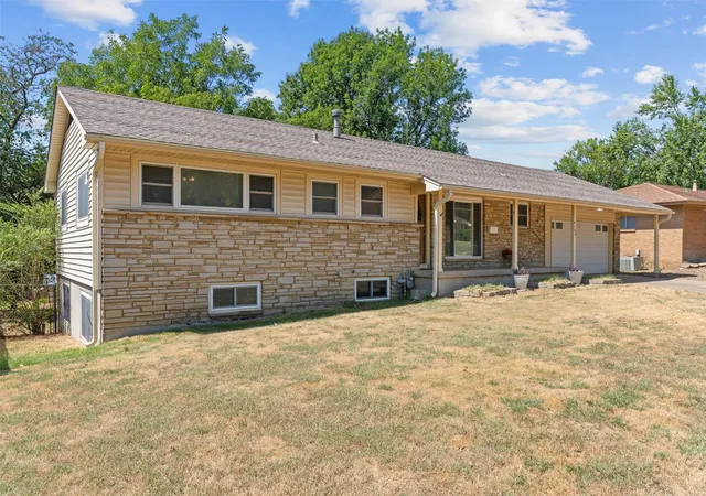 Photo 3 of Sale Pending at 4704 Brookline Dr, Bartlesville, OK 74006 | MLS# 2631364 | Listing updated on 2026-09-22