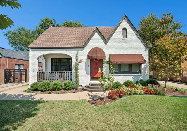 Photo 1 of Sale Pending at 1615 S Florence Pl, Tulsa, OK 74104 | MLS# 2632141 | Listing updated on 2026-09-04