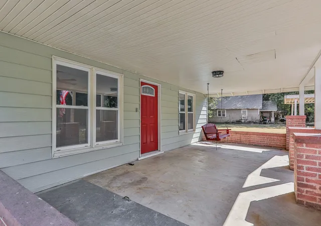 Photo 2 of Sale Pending at 200 S Elm St, Chelsea, OK 74016 | MLS# 2632153 | Listing updated on 2026-09-16