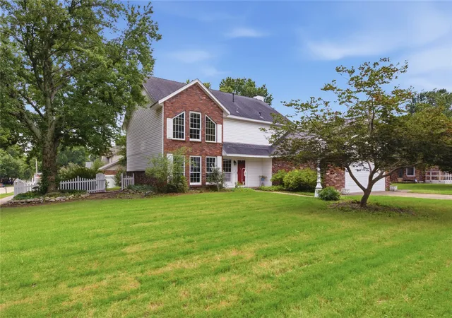 Photo 1 of Sale Pending at 103 W Quanah Ct, Broken Arrow, OK 74011 | MLS# 2632159 | Listing updated on 2026-09-11