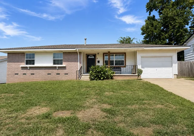 Photo 2 of Sale Pending at 508 N Moccasin Pl, Sapulpa, OK 74066 | MLS# 2632161 | Listing updated on 2026-09-11