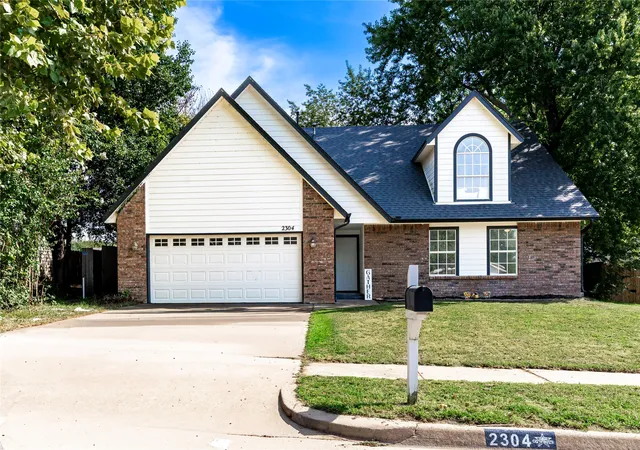 Photo 1 of Single family home for sale at 2304 W Ocala St, Broken Arrow, OK 74011 | MLS# 2632162 | Listing updated on 2026-09-13
