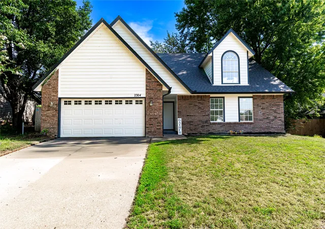 Photo 3 of Single family home for sale at 2304 W Ocala St, Broken Arrow, OK 74011 | MLS# 2632162 | Listing updated on 2026-09-13