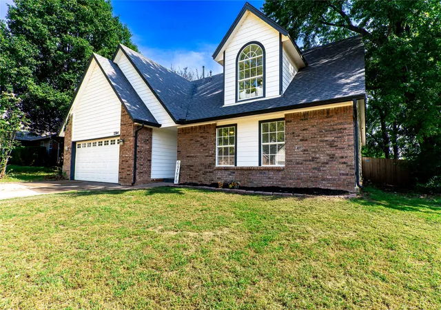Photo 4 of Single family home for sale at 2304 W Ocala St, Broken Arrow, OK 74011 | MLS# 2632162 | Listing updated on 2026-09-13