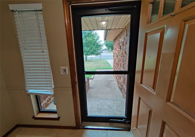 Photo 3 of Single family home for sale at 826 Se Quail Ridge Rd, Bartlesville, OK 74006 | MLS# 2627526 | Listing updated on 2026-08-30