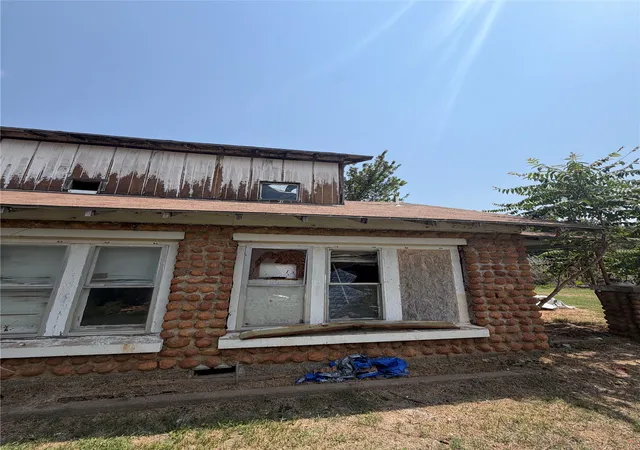 Photo 3 of Single family home for sale at 320 W 4th St, Hominy, OK 74035 | MLS# 2632171 | Listing updated on 2026-10-01