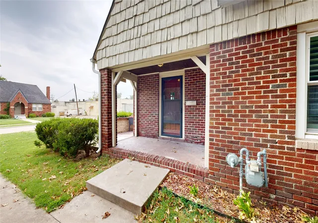 Photo 3 of Single family home for sale at 1511 S Florence Ave, Tulsa, OK 74104 | MLS# 2630803 | Listing updated on 2026-09-13