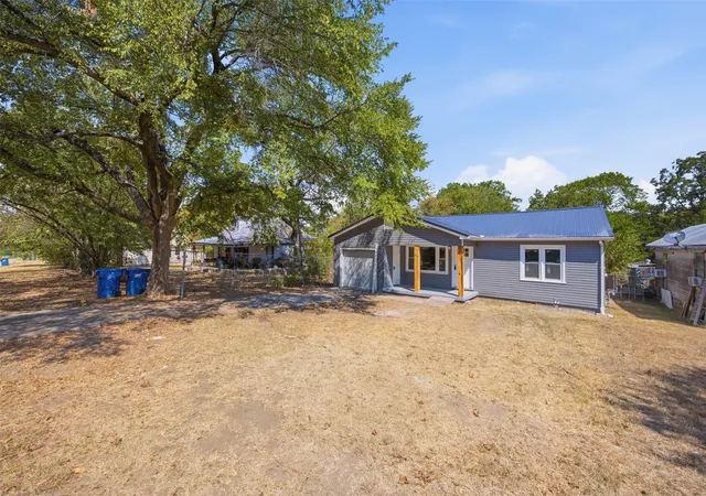 Photo 3 of Single family home for sale at 711 W Monroe St, Mc Alester, OK 74501 | MLS# 2630342 | Listing updated on 2026-09-01