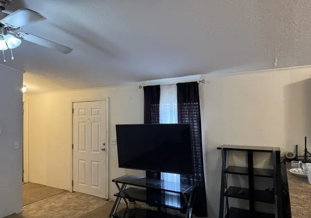 Photo 3 of Manufactured home for sale at 6986 Dickson Rd, Ardmore, OK 73401 | MLS# 2632178 | Listing updated on 2026-09-12