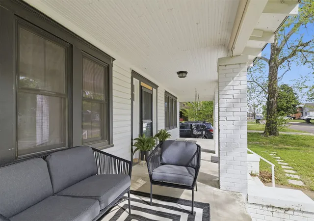 Photo 3 of Single family home for sale at 1301 N 3Rd, Durant, OK 74701 | MLS# 2632180 | Listing updated on 2026-09-10