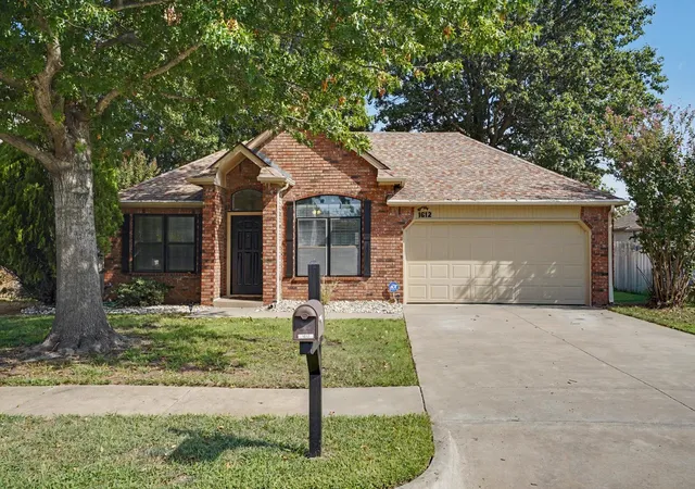 Photo 1 of Sale Pending at 1612 W Delmar St, Broken Arrow, OK 74012 | MLS# 2632181 | Listing updated on 2026-09-03