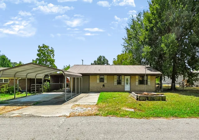 Single family home for sale at 510 Beverly Ave, Vian, OK 74962 | MLS# 2632185