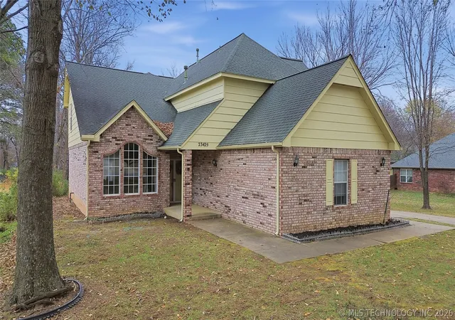 Photo 1 of Sale Pending at 23429 King St, Broken Arrow, OK 74014 | MLS# 2632186 | Listing updated on 2026-09-11
