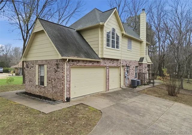 Photo 2 of Sale Pending at 23429 King St, Broken Arrow, OK 74014 | MLS# 2632186 | Listing updated on 2026-09-11