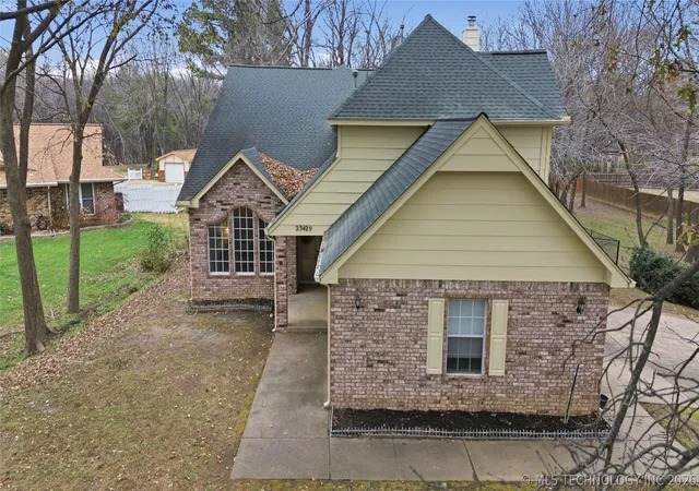 Photo 3 of Sale Pending at 23429 King St, Broken Arrow, OK 74014 | MLS# 2632186 | Listing updated on 2026-09-11