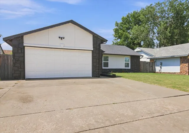 Photo 2 of Single family home for sale at 2912 S 123rd East Ave, Tulsa, OK 74129 | MLS# 2632205 | Listing updated on 2026-08-31