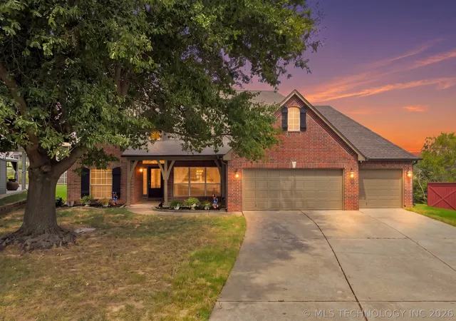 Photo 1 of Single family home for sale at 325 E 112th Street S, Jenks, OK 74037 | MLS# 2631864 | Listing updated on 2026-09-14