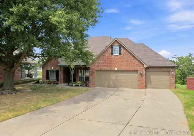 Photo 2 of Single family home for sale at 325 E 112th Street S, Jenks, OK 74037 | MLS# 2631864 | Listing updated on 2026-09-14