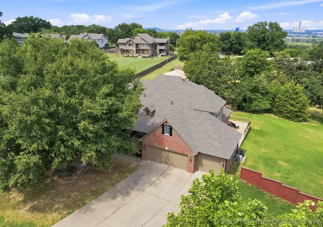 Photo 3 of Single family home for sale at 325 E 112th Street S, Jenks, OK 74037 | MLS# 2631864 | Listing updated on 2026-09-14
