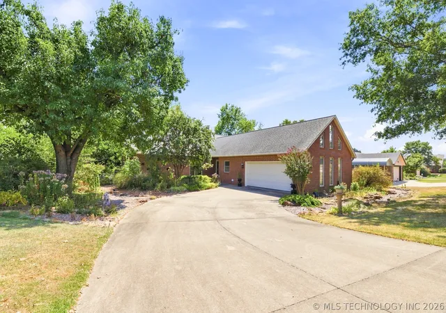 Photo 1 of Single family home for sale at 1022 N Douglas Dr, Claremore, OK 74017 | MLS# 2632239 | Listing updated on 2026-09-14