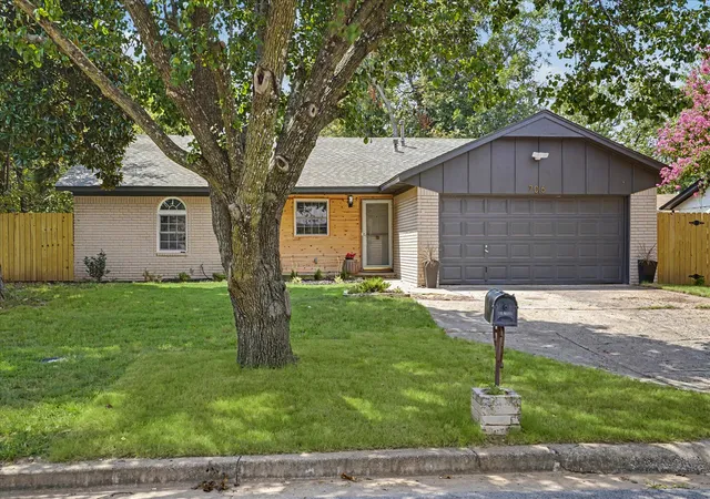 Photo 2 of Sale Pending at 706 E East, Jenks, OK 74037 | MLS# 2631689 | Listing updated on 2026-09-06