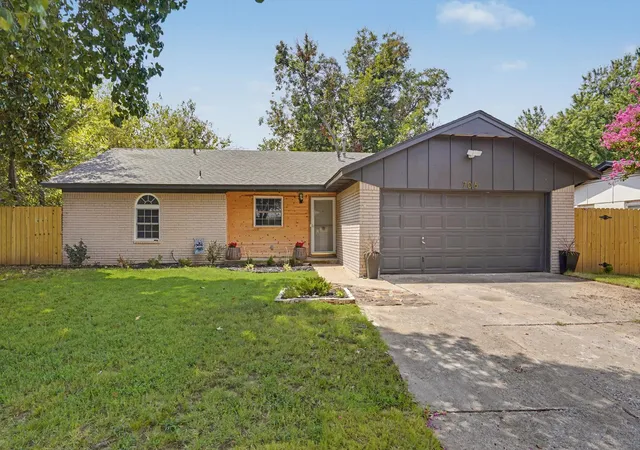 Photo 3 of Sale Pending at 706 E East, Jenks, OK 74037 | MLS# 2631689 | Listing updated on 2026-09-06