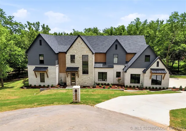 Photo 2 of Single family home for sale at 28334 E 71st Eastplace S, Broken Arrow, OK 74014 | MLS# 2632327 | Listing updated on 2026-09-07