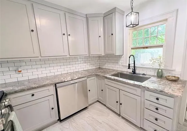 Photo 4 of Single family home for sale at 217 E Young St, Tulsa, OK 74106 | MLS# 2632294 | Listing updated on 2026-09-06