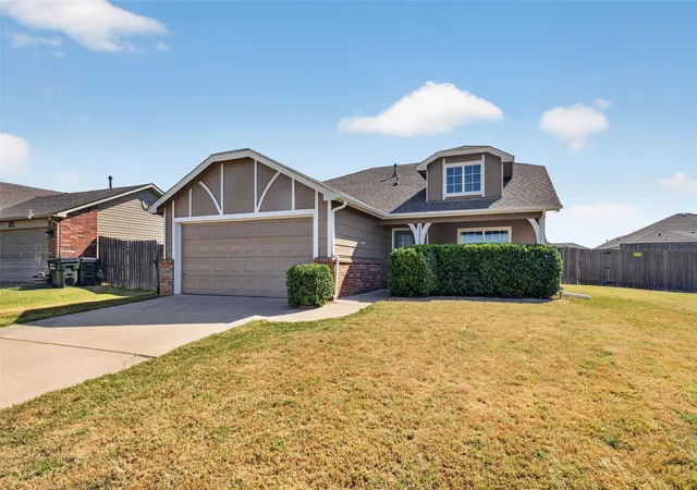 Photo 2 of Sale Pending at 11111 N 118th Avenue E, Owasso, OK 74055 | MLS# 2632259 | Listing updated on 2026-09-24