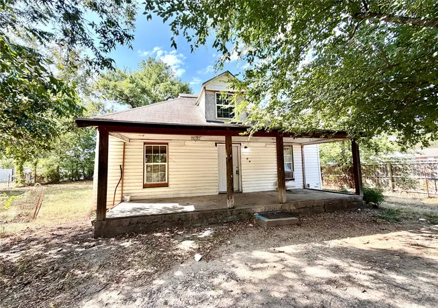 Photo 1 of Single family home for sale at 409 W Allen Rd, Tahlequah, OK 74464 | MLS# 2632398 | Listing updated on 2026-09-02